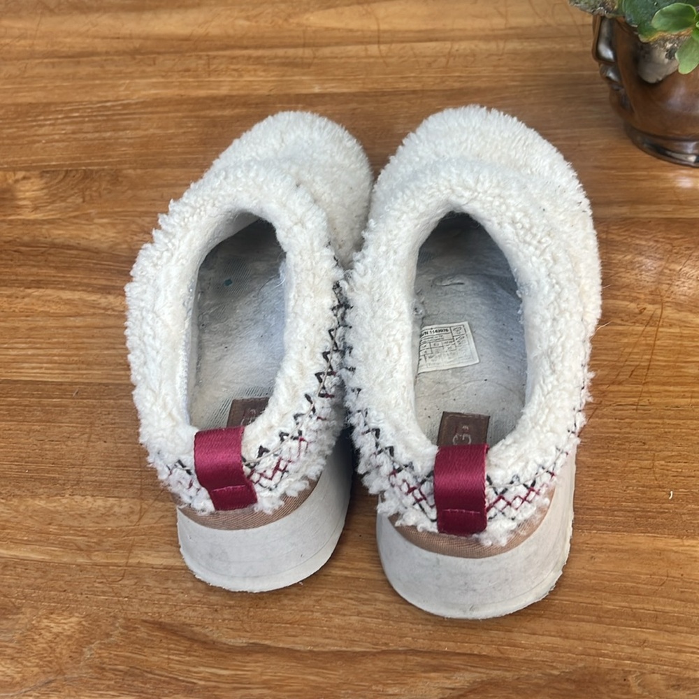 Run Small Ugg Tazz Ugg Braid "Heritage Braid Natu… - image 3